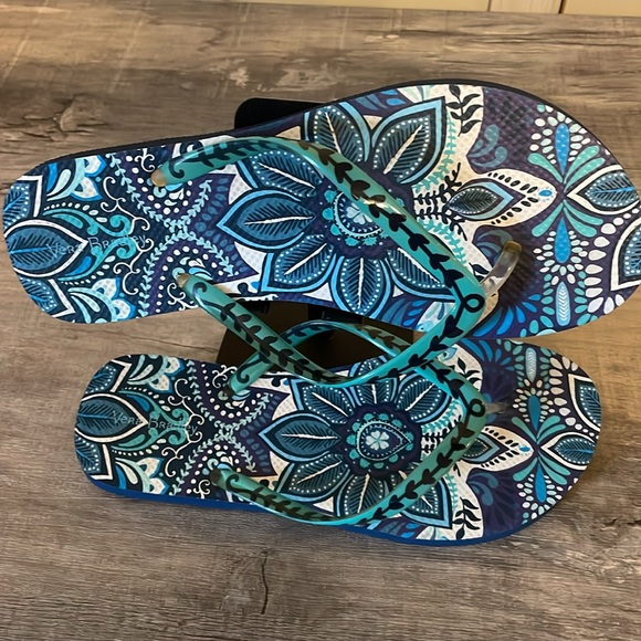 NWOT Vera Bradley Flip Flops / Sandals Size M 7-8 - Picture 4 of 8